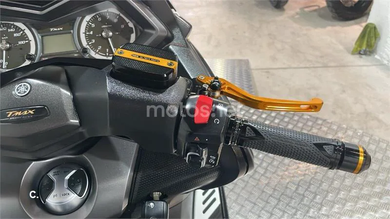 Yamaha TMAX 530 – Vista 14