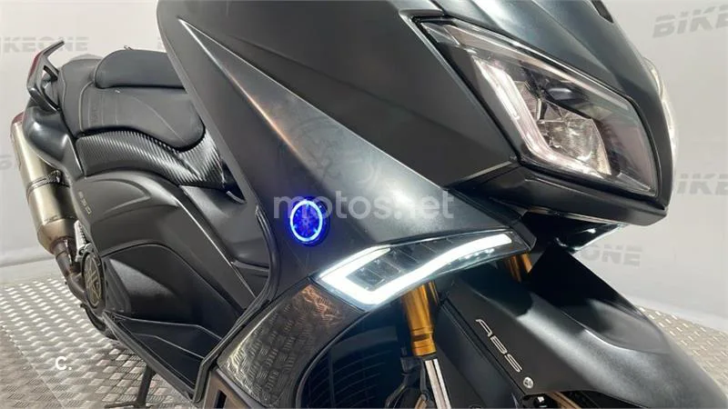 Yamaha TMAX 530 – Vista 10