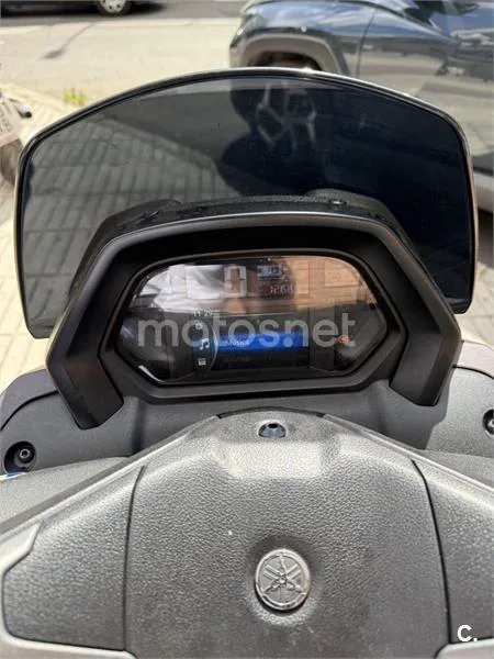 Yamaha NMAX – Vista 3