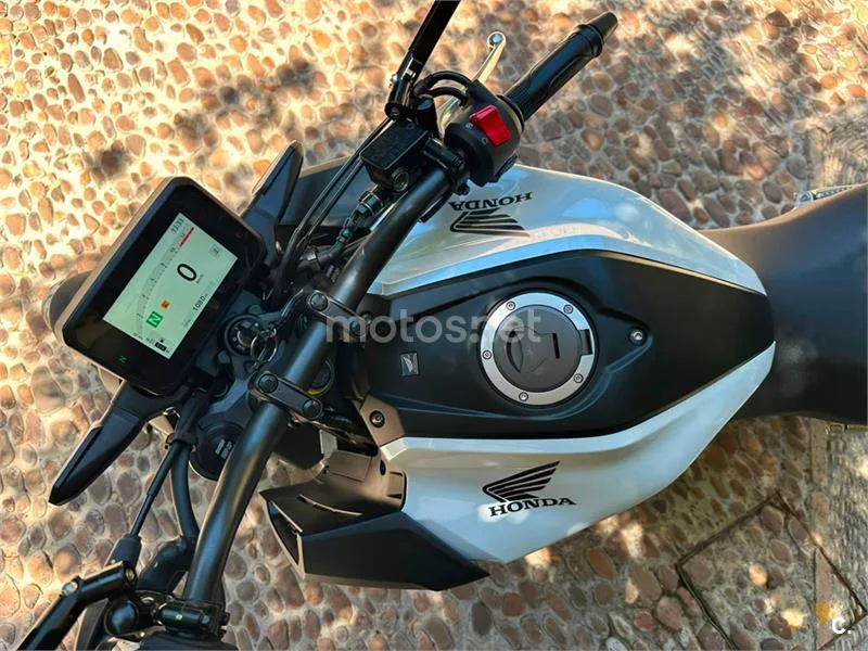Honda CB 125 R – Vista 5