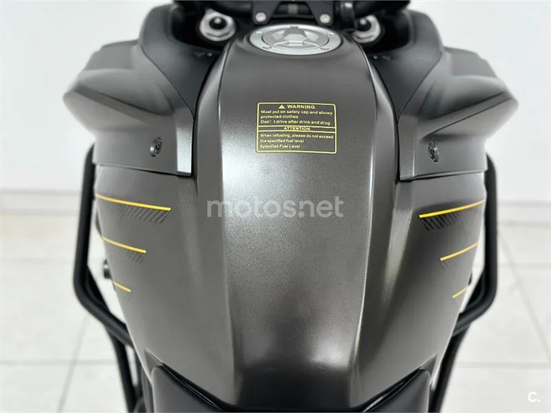 QJ Motor SRT 900 SX – Vista 8