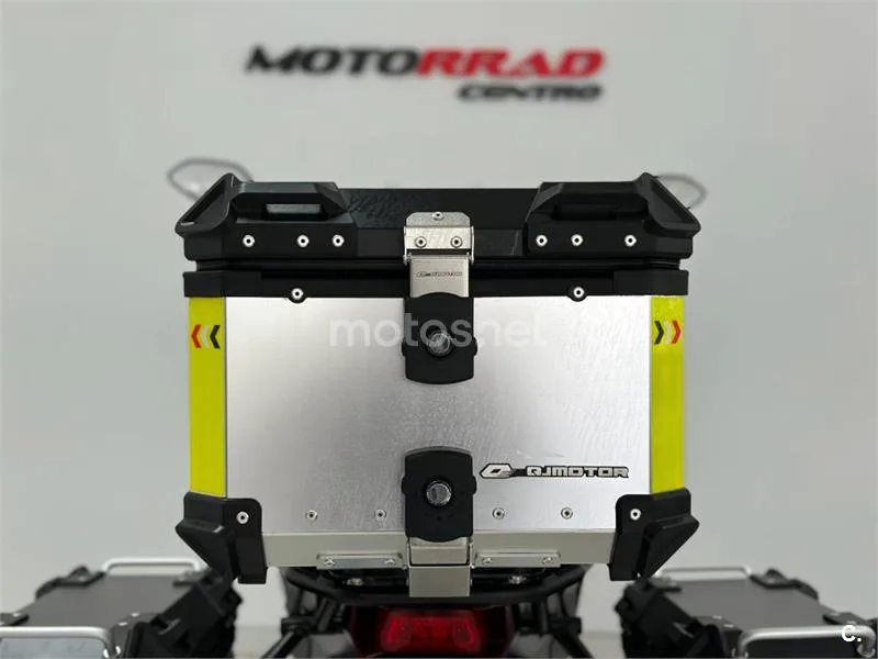 QJ Motor SRT 900 SX – Vista 9