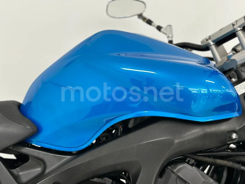 Yamaha FZ6 S2 – Vista 16