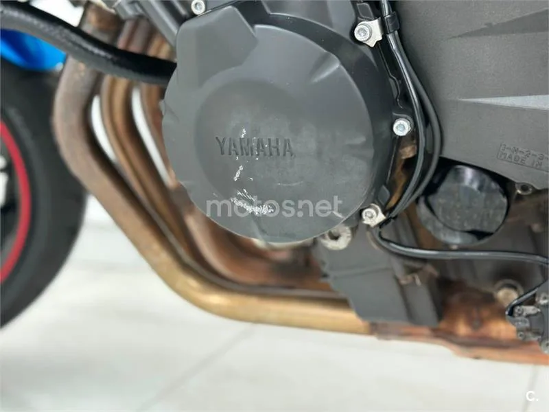 Yamaha FZ6 S2 – Vista 25
