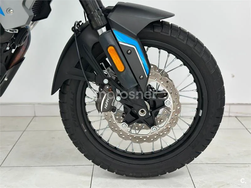 Voge 650 DSX – Vista 15