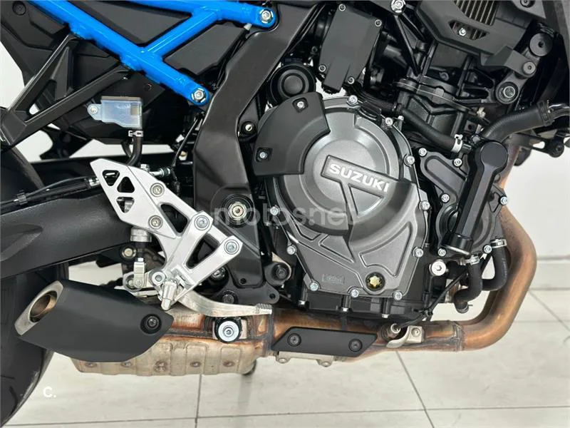 Suzuki GSX-8S – Vista 12
