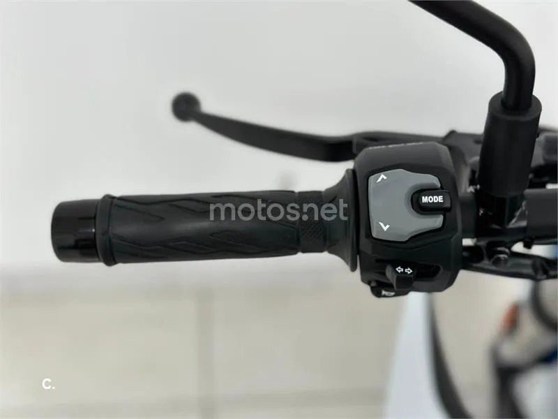 Suzuki GSX-8S – Vista 15