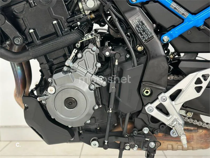 Suzuki GSX-8S – Vista 19