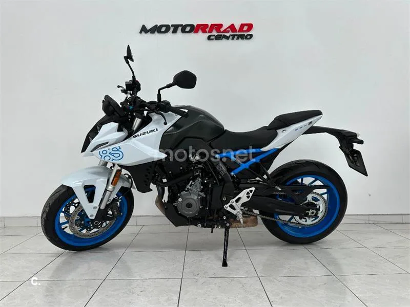 Suzuki GSX-8S – Vista 4