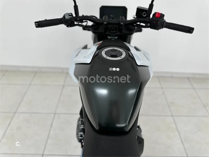 Suzuki GSX-8S – Vista 7