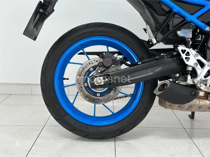 Suzuki GSX-8S – Vista 9