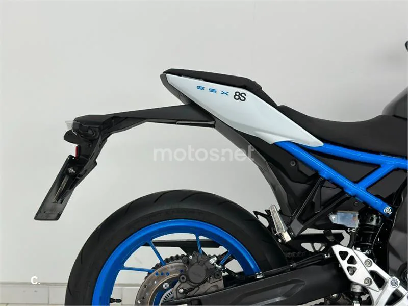 Suzuki GSX-8S – Vista 10