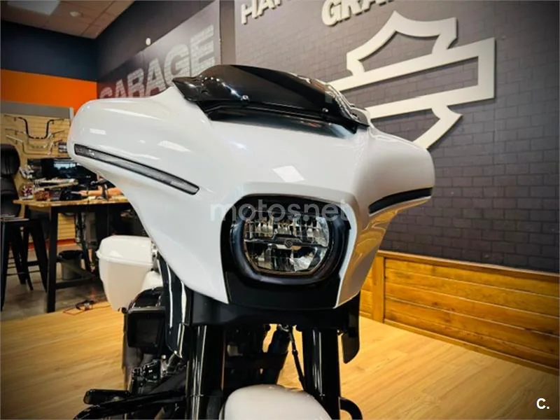 Harley-Davidson CVO Street Glide – Vista 3