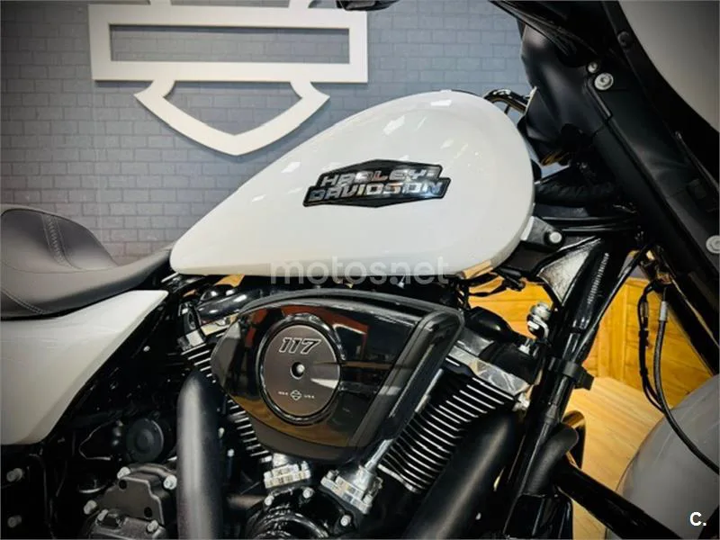 Harley-Davidson CVO Street Glide – Vista 4