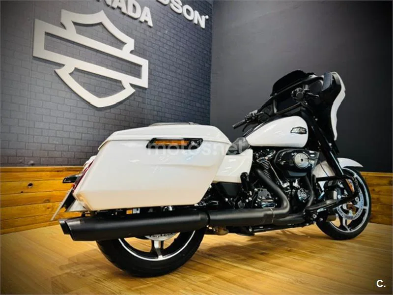 Harley-Davidson CVO Street Glide – Vista 5