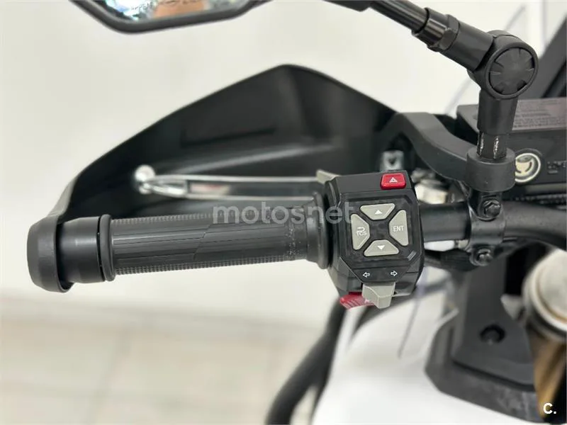 Voge DS 800 Rally – Vista 16