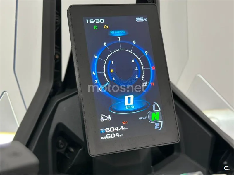 Voge DS 800 Rally – Vista 34
