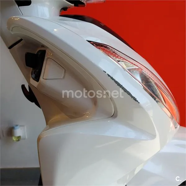 Honda Vision 110 – Vista 12