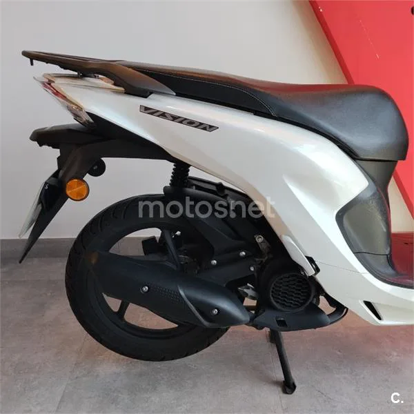 Honda Vision 110 – Vista 19