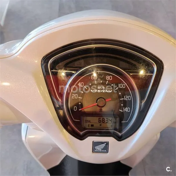 Honda Vision 110 – Vista 4