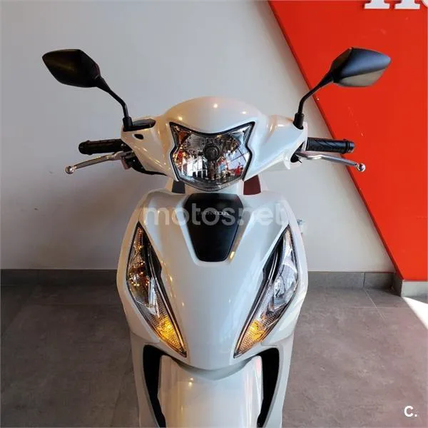Honda Vision 110 – Vista 5