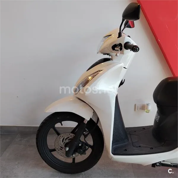 Honda Vision 110 – Vista 7
