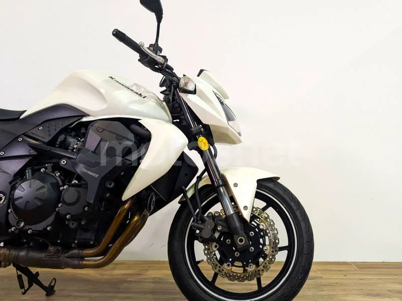 Kawasaki Z750 – Vista 4