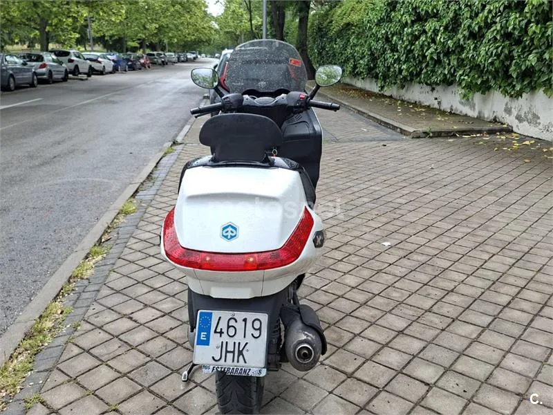 Piaggio X EVO 125 – Vista 3