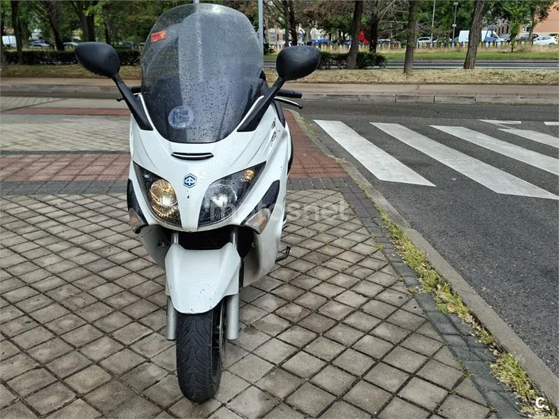Piaggio X EVO 125 – Vista 4