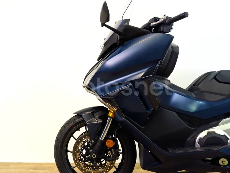 Honda Forza 750 – Vista 8