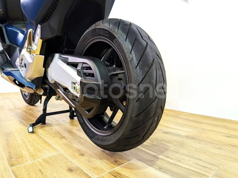 Honda Forza 750 – Vista 10