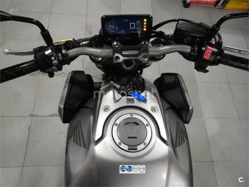 Honda CB 650 R – Vista 9