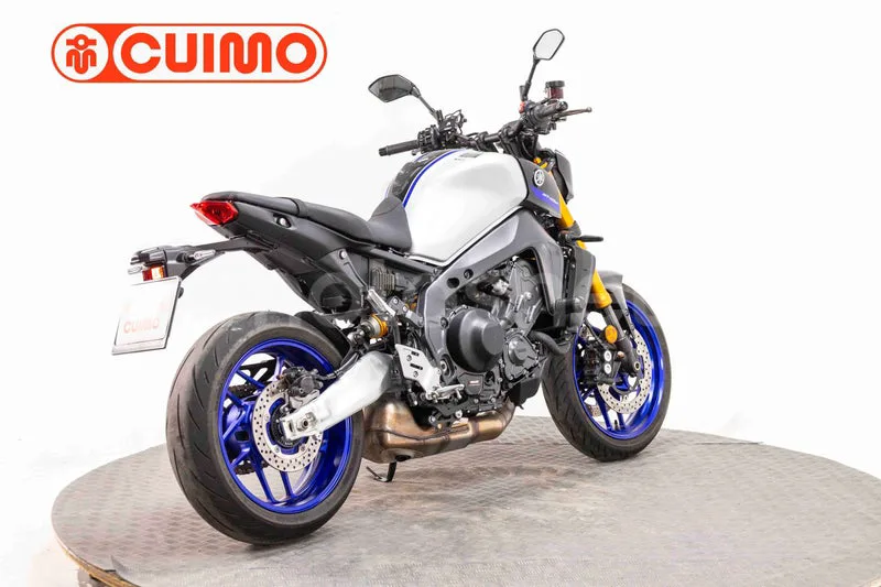 Yamaha MT-09 – Vista 12