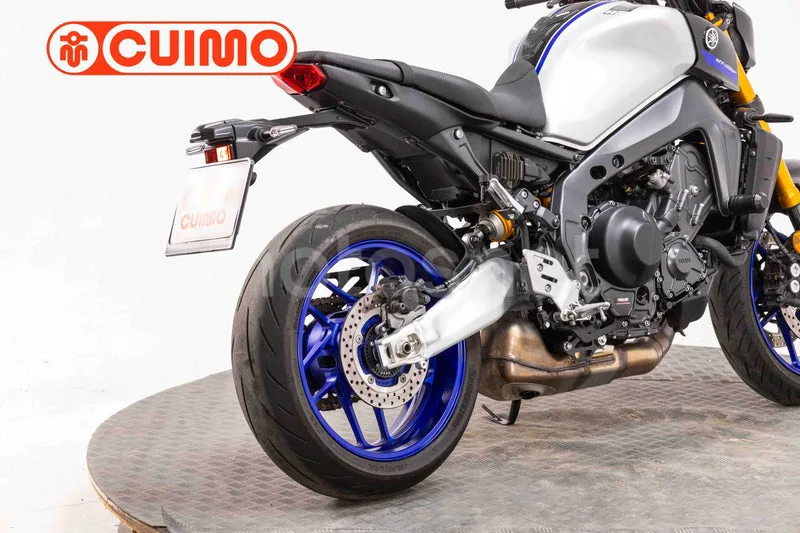 Yamaha MT-09 – Vista 15