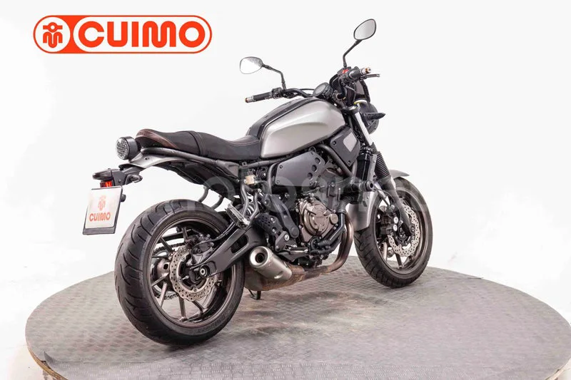 Yamaha XSR 700 – Vista 9