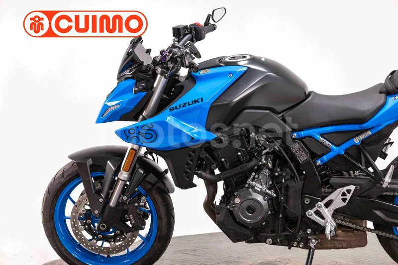 Suzuki GSX-8S – Vista 17