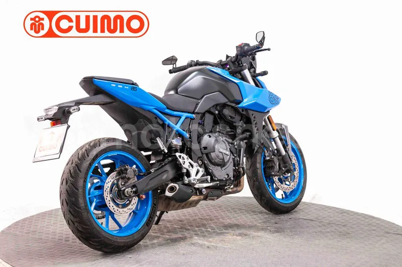 Suzuki GSX-8S – Vista 9