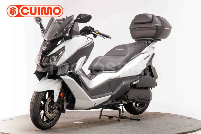 SYM Cruisym – Vista 9