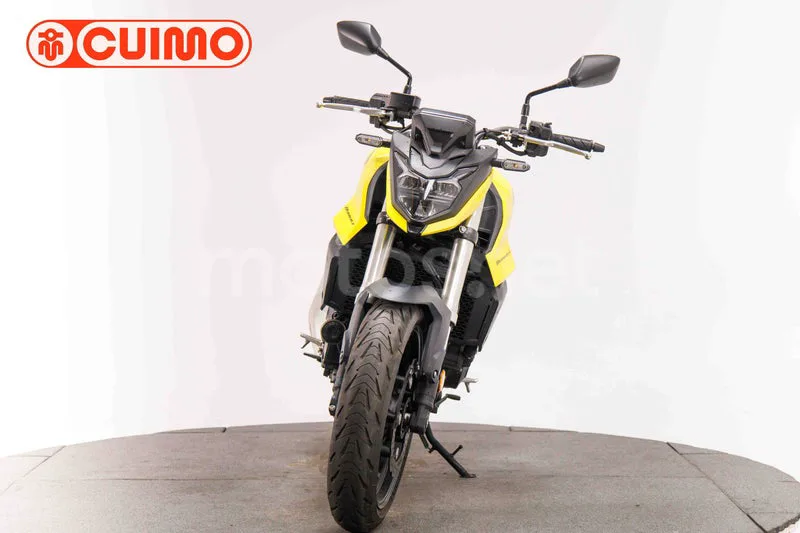 Honda CB 750 Hornet – Vista 10