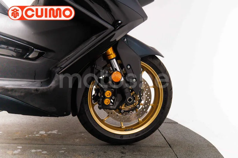 Yamaha TMAX 560 – Vista 13