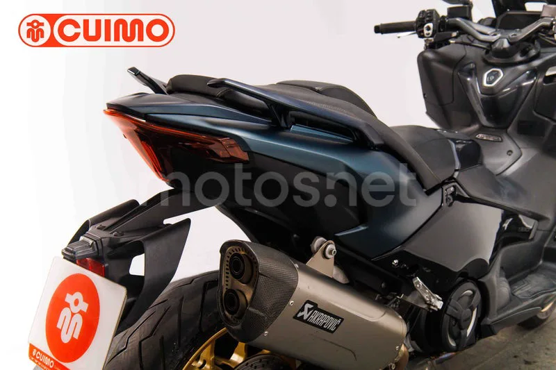 Yamaha TMAX 560 – Vista 16