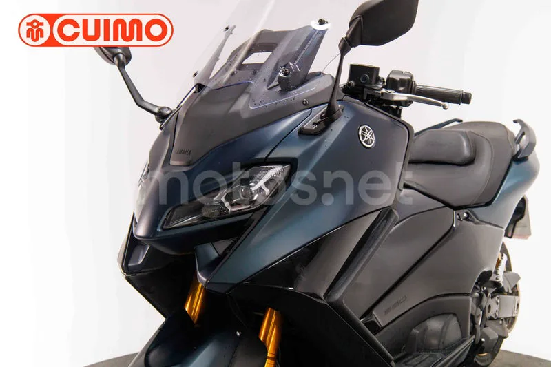 Yamaha TMAX 560 – Vista 21