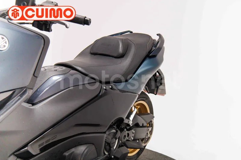 Yamaha TMAX 560 – Vista 22