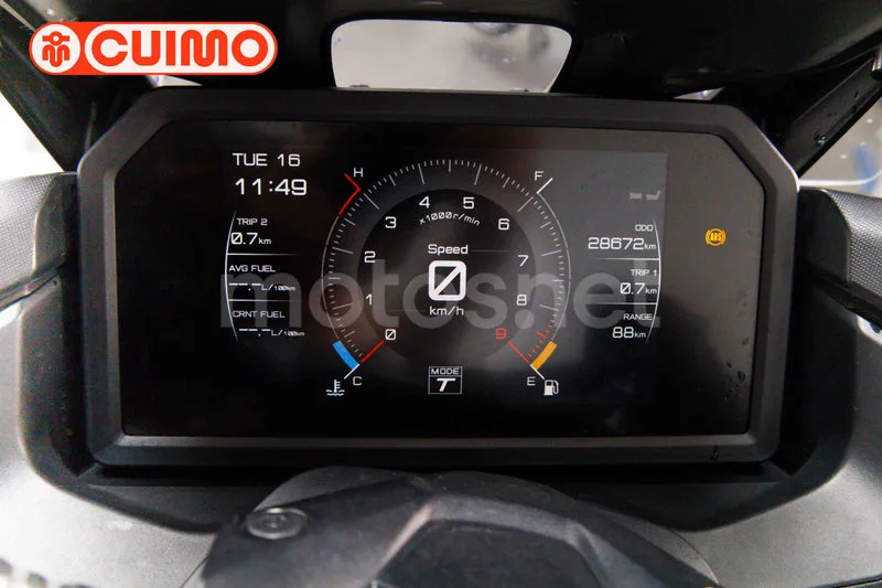 Yamaha TMAX 560 – Vista 23