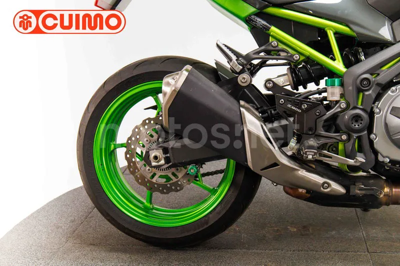 Kawasaki Z900 – Vista 16