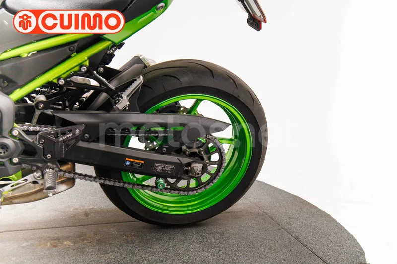 Kawasaki Z900 – Vista 25