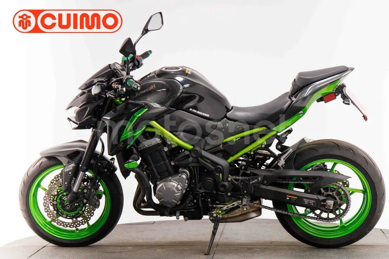 Kawasaki Z900 – Vista 8