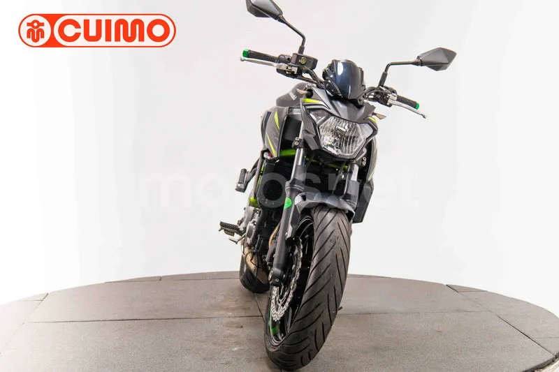Kawasaki Z650 – Vista 10