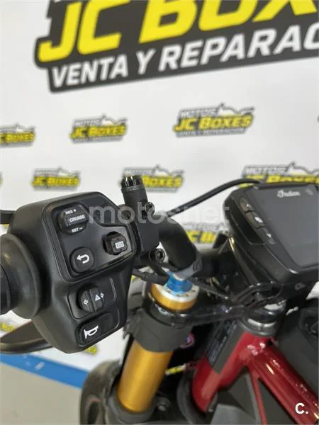 Indian FTR 1200 – Vista 14