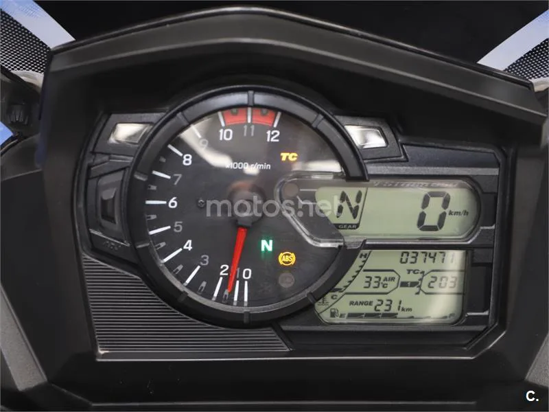 Suzuki V-Strom 650 – Vista 12